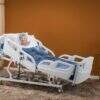 CAMA HOSPITALAR MOTORIZADA 8 MOVIMENTOS - SUPER LUXO
