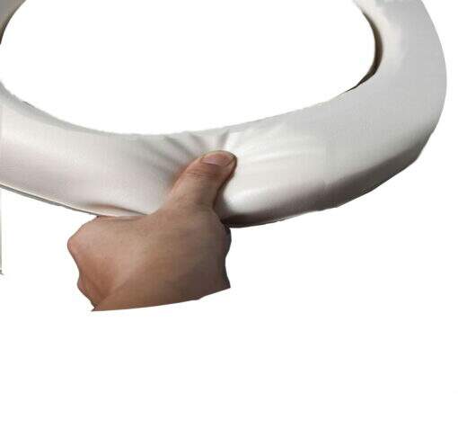 ASSENTO SANITÁRIO OVAL ELEVADO 13,5 CM COM TAMPA ALMOFADADO - Imagem 2